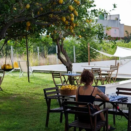 La Casa Sul Faro 호텔 2*